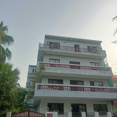 מלון נוידה Oyo Metro View Residency Near Snow World מראה חיצוני תמונה
