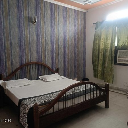 מלון נוידה Oyo Metro View Residency Near Snow World מראה חיצוני תמונה