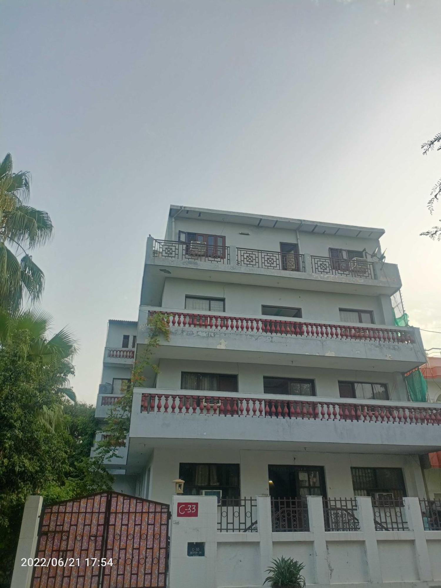 מלון נוידה Oyo Metro View Residency Near Snow World מראה חיצוני תמונה